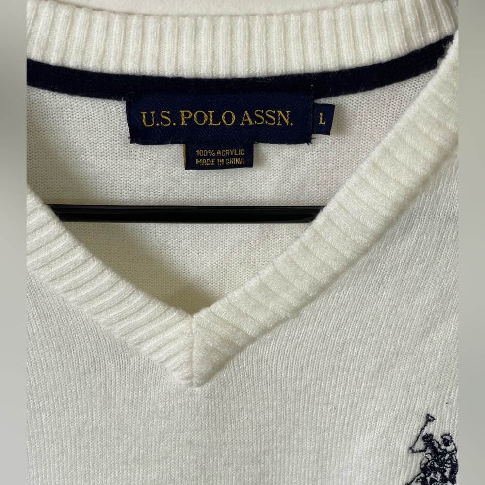 U.S. Polo Assn. Men's White V-Neck Sweater - Picture 4 of 5